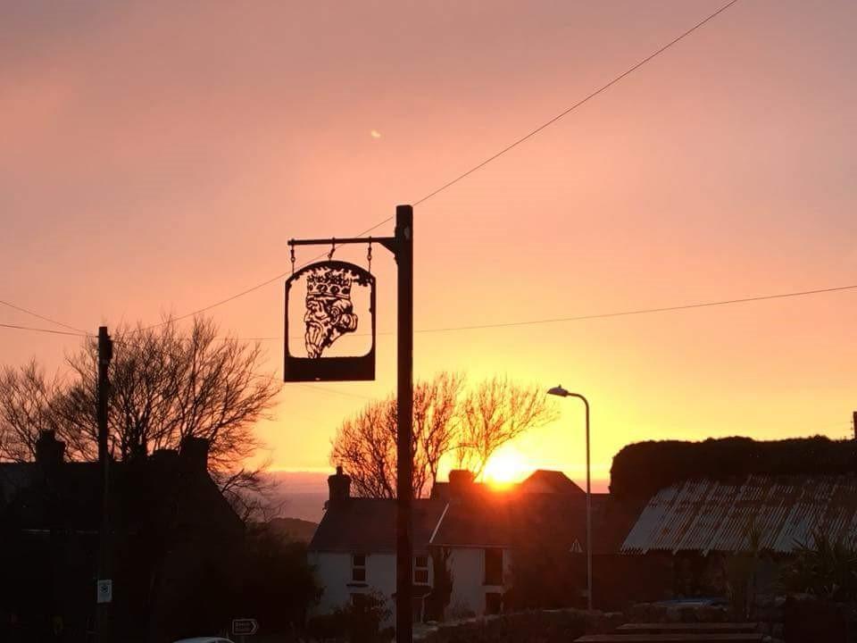 King'S Head Inn Llangennith Exterior photo